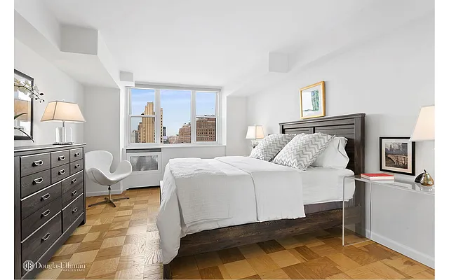 Sold by Douglas Elliman | media 16