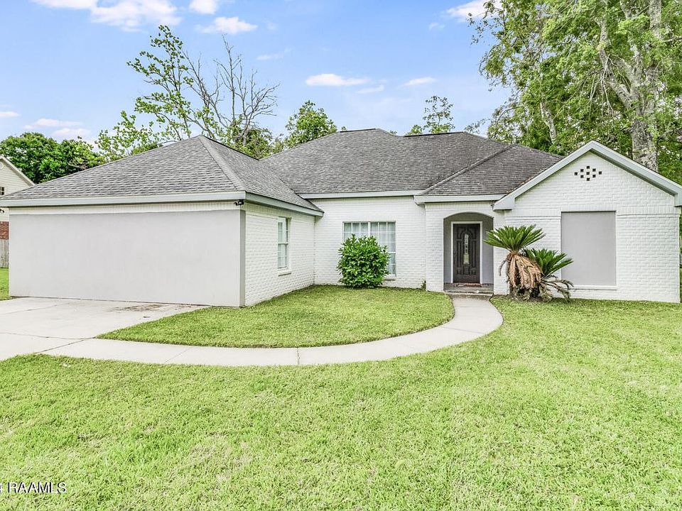 1st image of 207 Billy Lou Dr