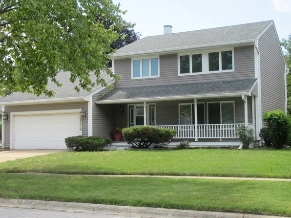 30W274 Bedford Ln, Warrenville, IL 60555