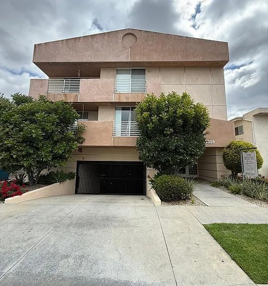 4328 Mammoth Ave #201 — Photo 1