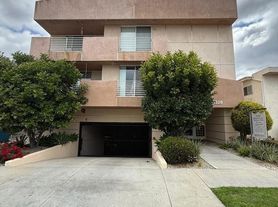 4328 Mammoth Ave, Sherman Oaks, CA
