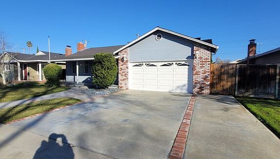 2nd image of 221 Kerry Dr