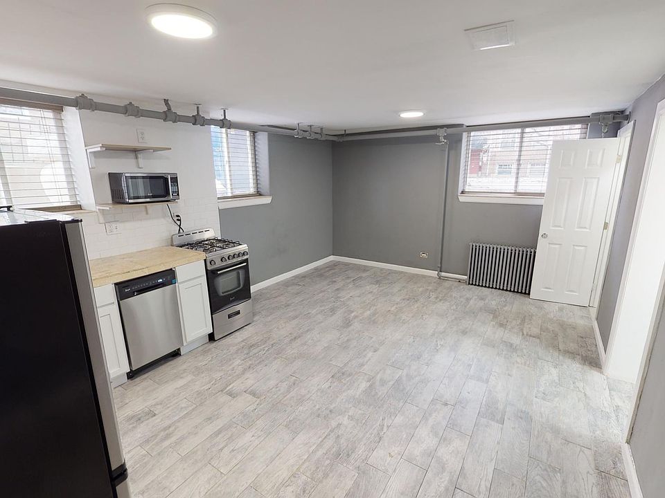 1st image of 1377 N Pearl St APT 10
