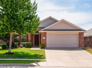 9312 Comanche Ridge Dr, Fort Worth, TX 76131