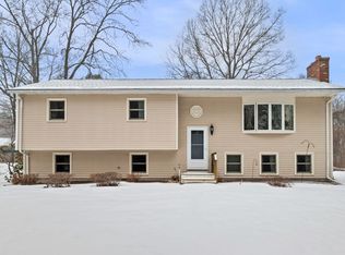 90 Topsfield Rd, Ipswich, MA 01938
