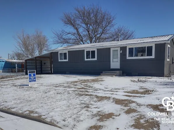 509 N 1st St, Leoti, KS 67861