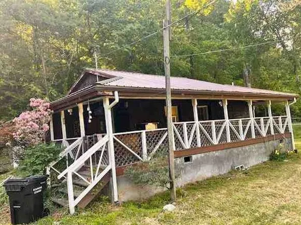 5346 W River Rd, Salem, VA 24153