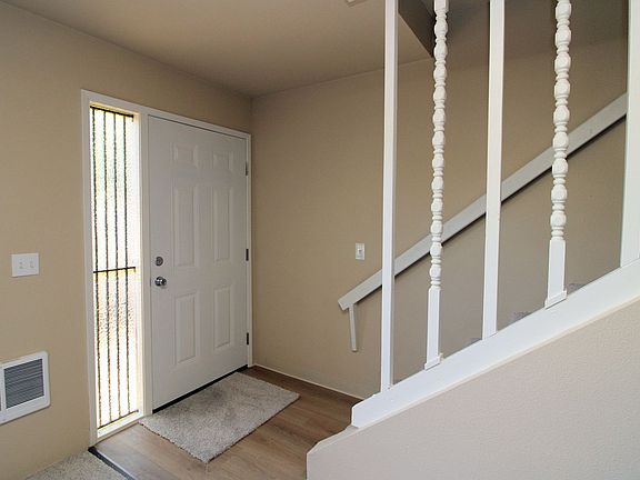 3rd image of 2652-2658 SE 125th Ave #2654