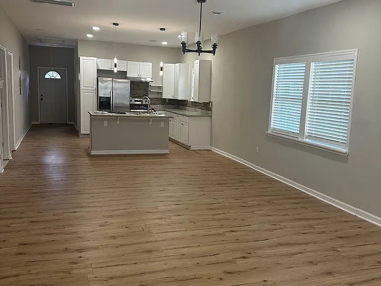 1219 Richards St — Photo 12