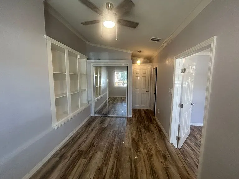 2823 Hyperion Ave #B — Photo 12