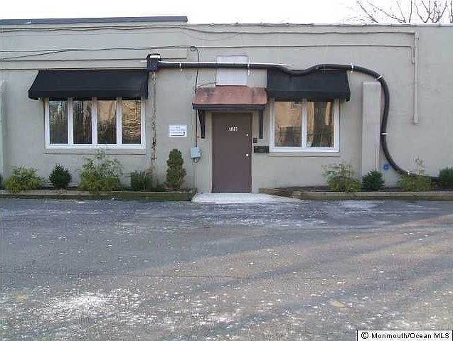 2nd image of 60 Park Ave S
