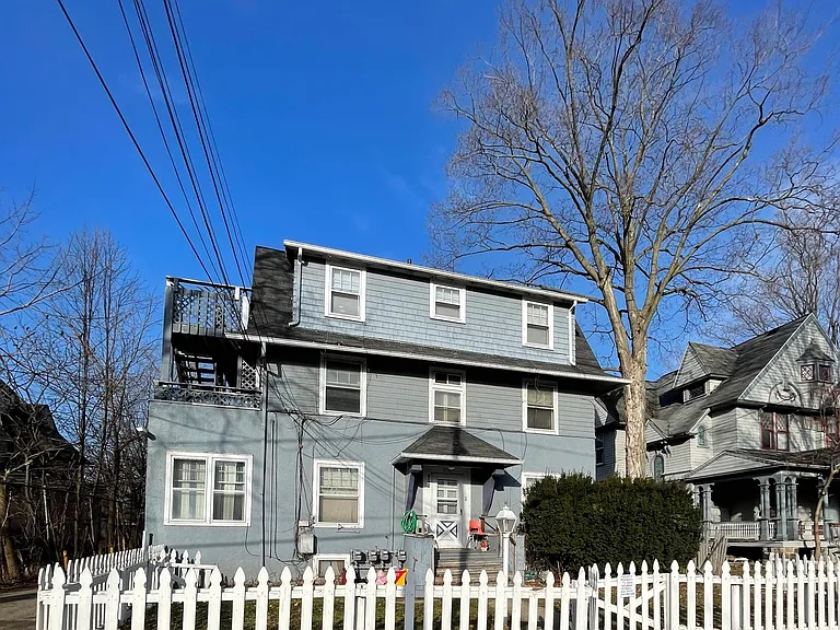 908 S Park St #3 — Photo 6