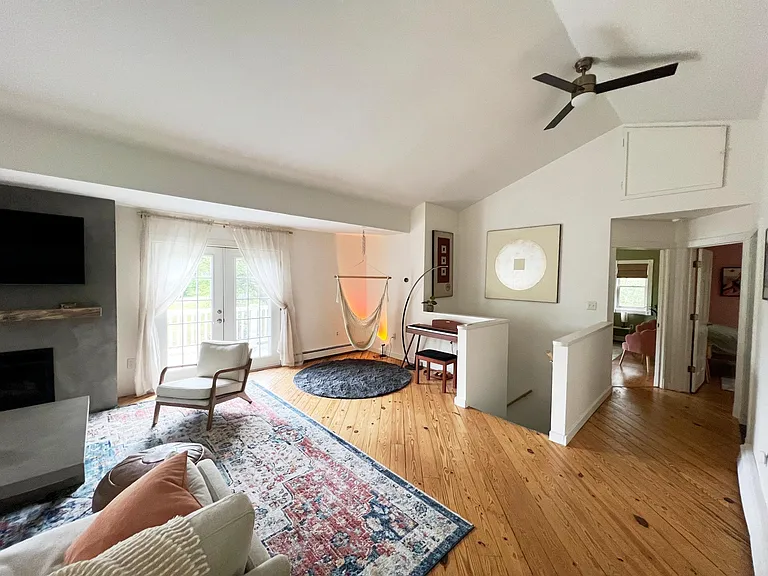 124 Hill Rd — Photo 4
