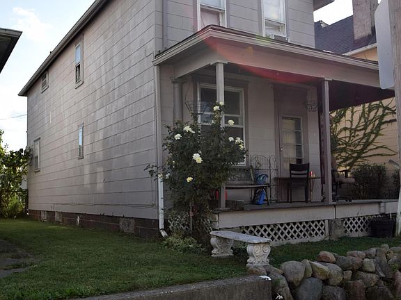 3rd image of 561 E Stewart Ave