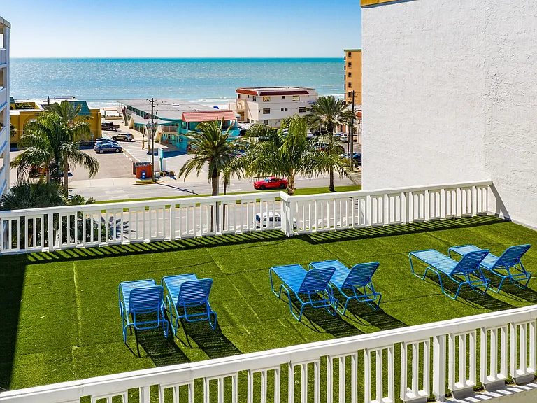17105-17117 Gulf Blvd — Photo 34