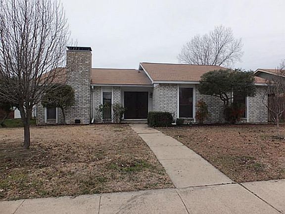2nd image of 3009 Rockett Dr