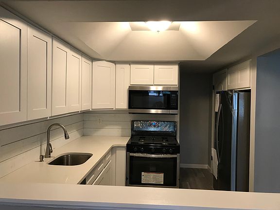 4th image of 32 Regis Dr #74