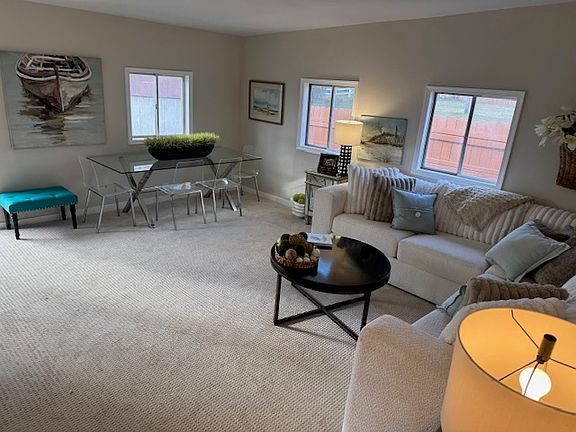 3rd image of 22 Audrey Ln