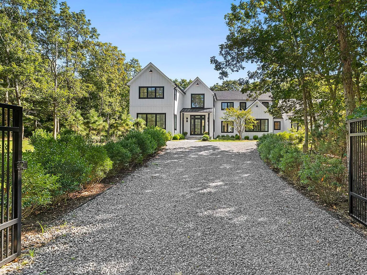 Designed for Effortless Hamptons Living — Photo 2