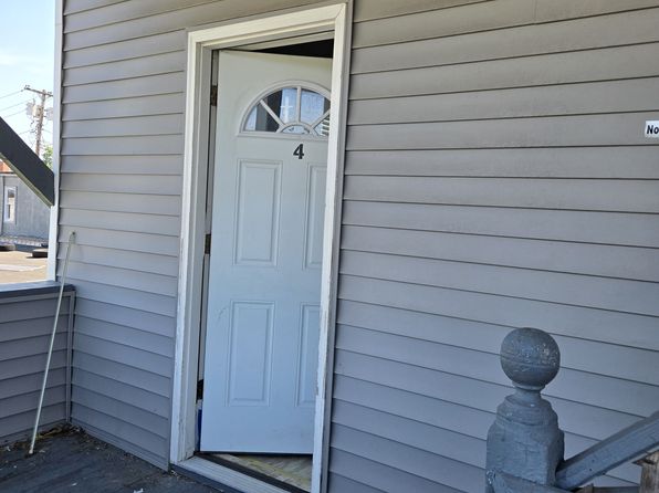 65 S Main St APT 4
