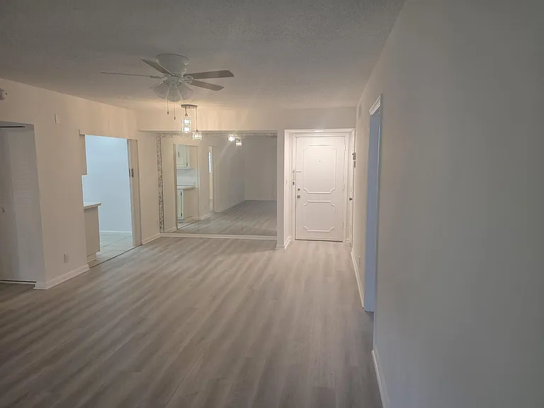 959 SE 2nd Ave #204 — Photo 1