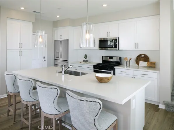 1446 E Laurelwood Dr, San Bernardino, CA 92408