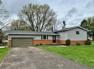 857 Oberlin Dr, Heath, OH