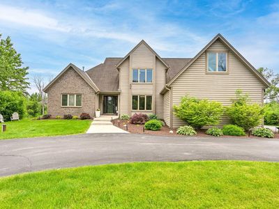 1441 West County Line ROAD, River Hills, WI, 53217