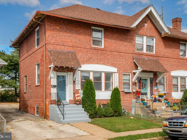 18 Chestnut St, Marcus Hook, PA 19061