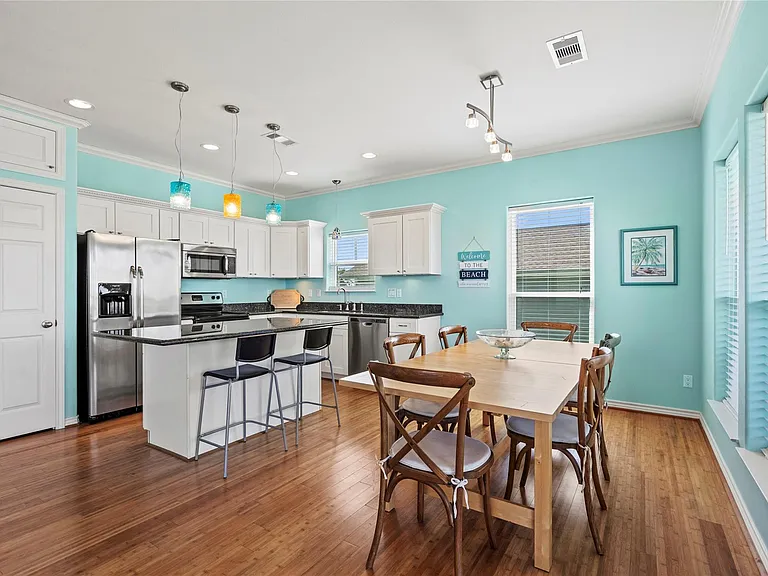 3923 Reeves Dr — Photo 9