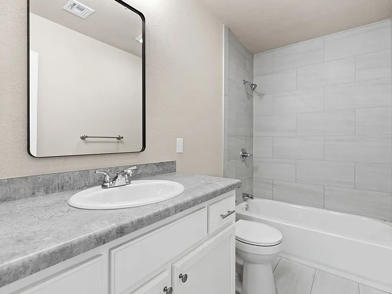 1600 W Madison St — Photo 18