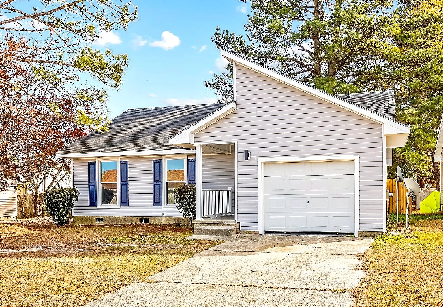 3 bed, 2.0 bath, 1204 sqft, $1,425 — Photo 2