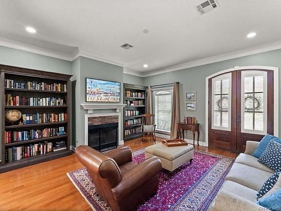 2nd image of 2225 Lacache Dr