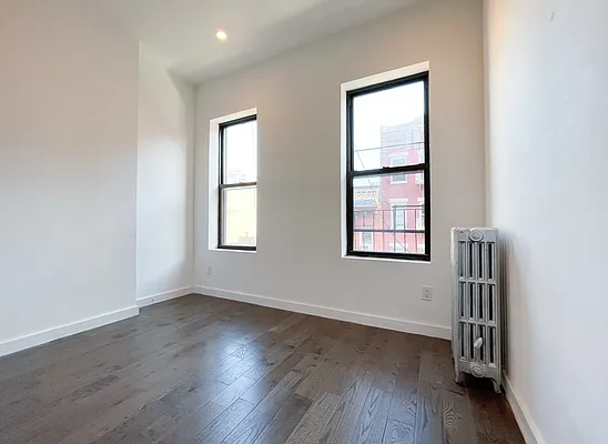 Rented by Kahen Properties | media 7