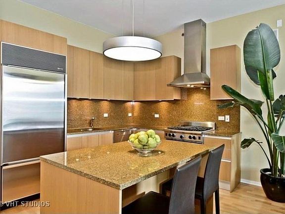 5th image of 600 N Fairbanks Ct Unit 1808