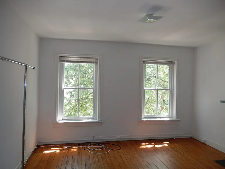 106 S Pine St — Photo 33