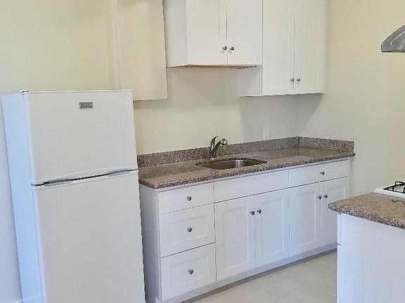 5th image of 405 6th Ave APT 2