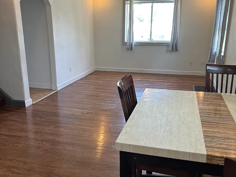 1152 C Ave NW — Photo 4