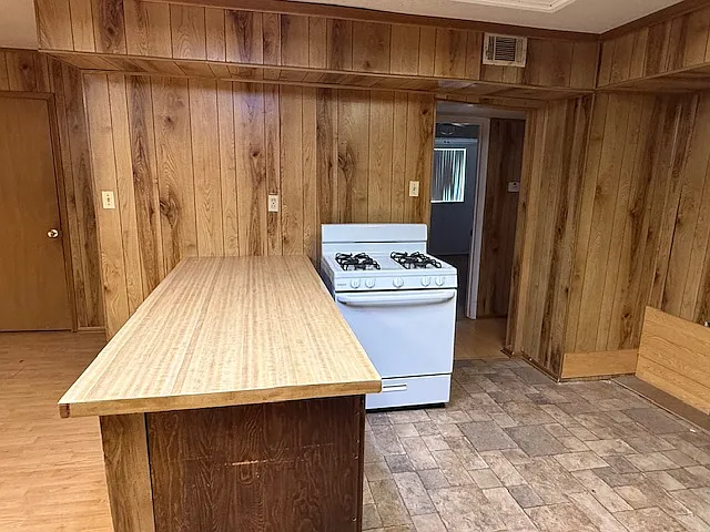 112 N Emberwood Dr — Photo 8