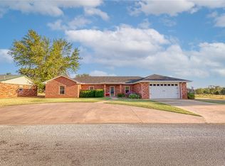 200 E 10th St, Leedey, OK 73654