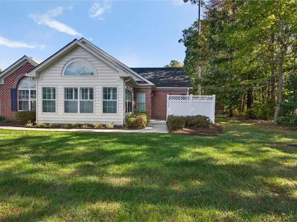 103 Stadium Vw, Yorktown, VA 23690