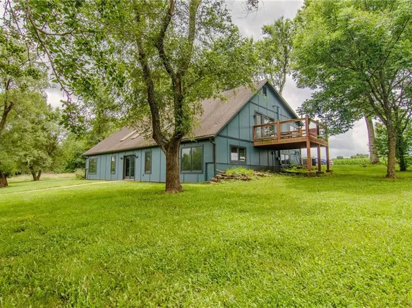 6301 E 285th St, Freeman, MO 64746