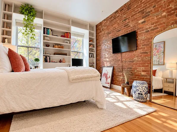 41 Perry St APT 2D, New York, NY 10014