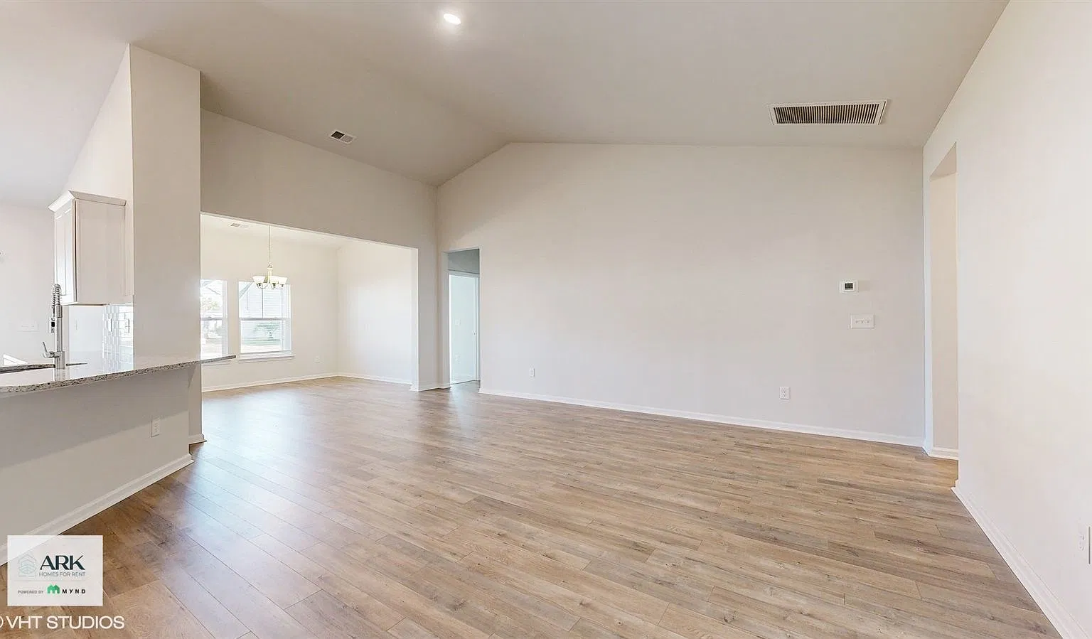 3 bed, 2.0 bath, 1772 sqft, $2,195 — Photo 4