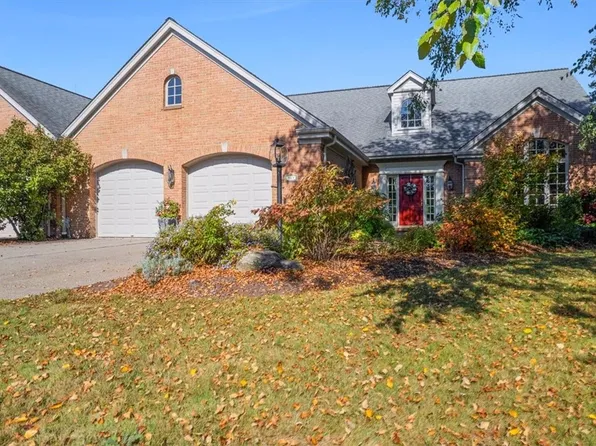 949 Red Oak Dr, Pittsburgh, PA 15238