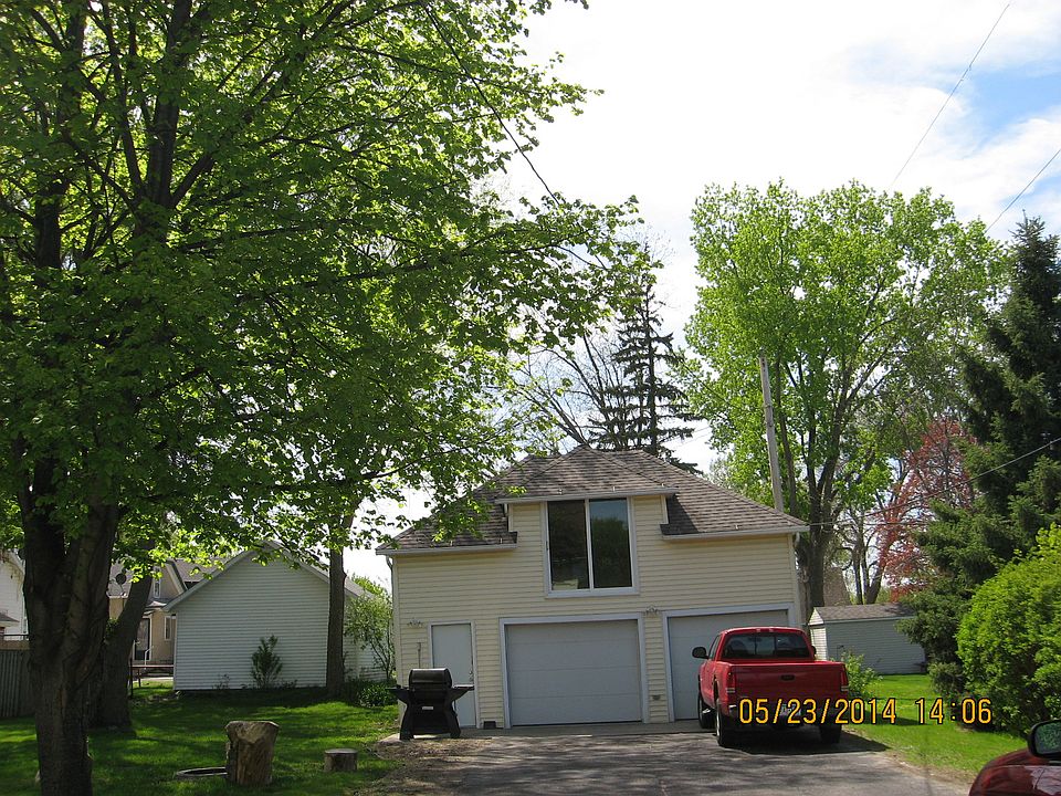 2nd image of 1066 S Cedar Ave