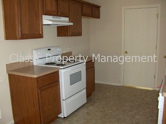 3rd image of 2006 Wesley Dr APT A