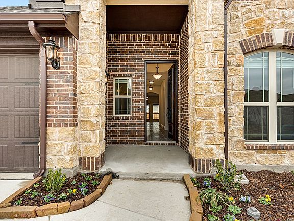 5th image of 1236 Stoneleigh Pl