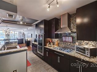405 W 7th St APT 210, Charlotte, NC