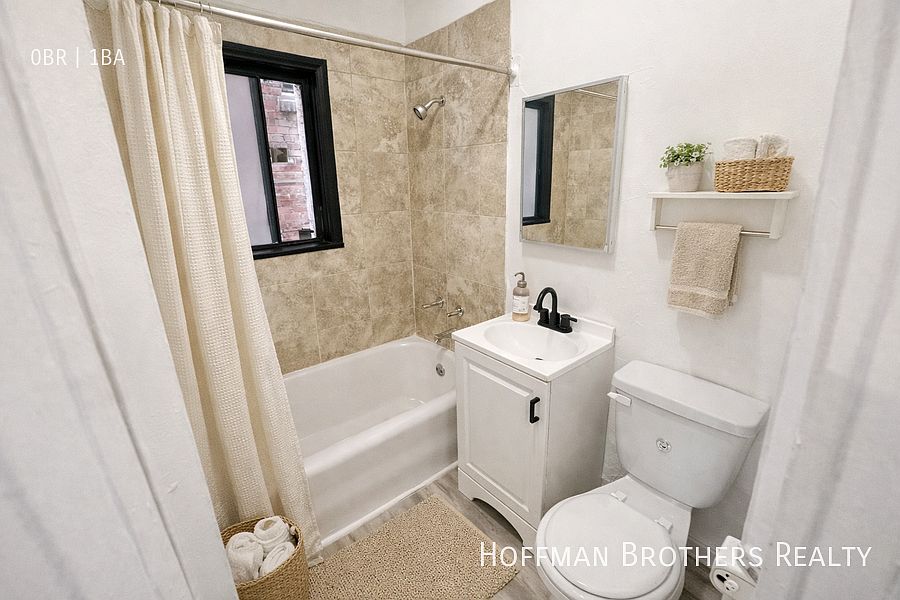 2nd image of 1121 S Norton Ave APT 106